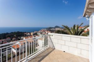 Guest House Old Town View - One Bedroom Apartment with Balcony and Sea View - A 2 2 Romantic