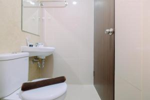 Simple Look Studio Transpark Cibubur Apartment By Travelio