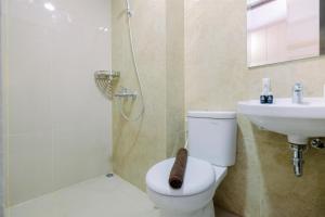 Simple Look Studio Transpark Cibubur Apartment By Travelio