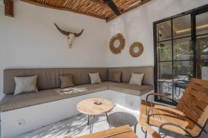 Ruta Villas - 4BR near Nyanyi Beach & Luna Beach Club, 2 Villas Next to Each Other