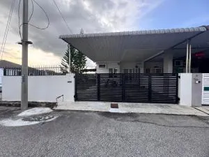 7pax single story corner ALMA Near AEON 大山脚 - Kampong Ayer Merah