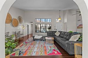 Relaxing 5br W Heated Pool, Billiards & Foosball