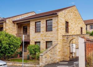 River View on Secheron - A Cosy Battery Point Haven