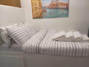 Modern Designed Studio Condo Near Ayala Centrio