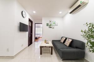 Tan Son Nhat Airport Apartment by SABAY