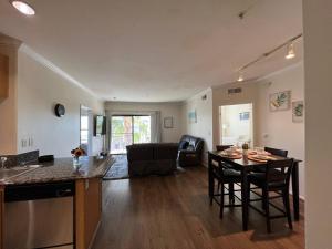 SoCal Lux on Miramar