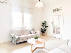 Simmons Street Grandeur