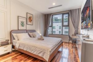 De Lux Madison Best Central 2 Bedrooms 2 Baths, Pool Gym