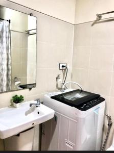 Kates Place in Mall of Asia Complex