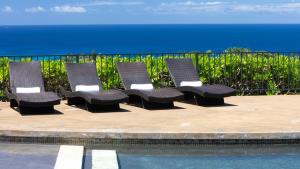 PACIFIC VISTA RETREAT Stunning 5BR Home Overlooking Ocean Privacy and Pool