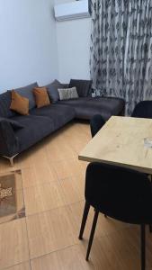 Central Apartment, over the River - Объекты без категории в городе Тирана