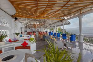 Colosseum Kintamani With mountain view