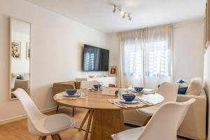 SOLIS MARE APARTMENTS - Pedregalejo Beach