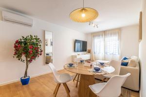 SOLIS MARE APARTMENTS - Pedregalejo Beach