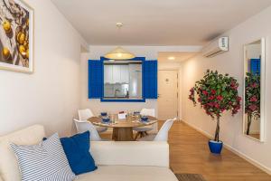 SOLIS MARE APARTMENTS - Pedregalejo Beach - Hôtels 4 étoiles à Málaga