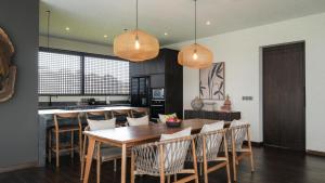 Five Palms Villa 4 by Villa Finder