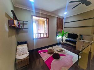 Premium Vintage Home 2 Master Bedrooms 2 to 4 Pax Comfy Stay for Friends and Family