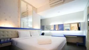 Strategic and Comfy 2BR Apartment at Trillium Residence By Travelio - Plosobegem