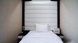 Strategic and Comfy 2BR Apartment at Trillium Residence By Travelio