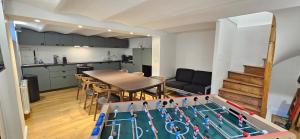 Maisons de vacances Belle maison de ville, 7 couchages, centrale : photos des chambres