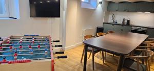 Maisons de vacances Belle maison de ville, 7 couchages, centrale : photos des chambres