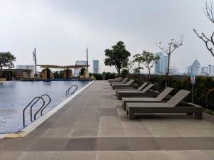 Strategic and Comfy 2BR Apartment at Trillium Residence By Travelio