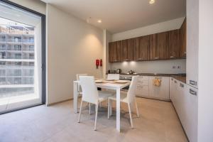 Exquisite Residence in Mercury Towers