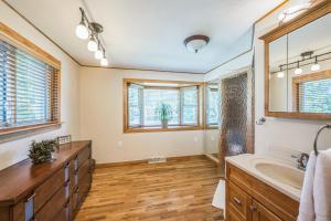 Bright & Cozy House Centennial Littleton 3 Bed 3 Bath