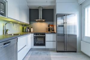 Arctic Riverside Apartment with sauna, parking, wi-fi