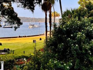 Harborside Studio Apt Walk to Shops Eateries