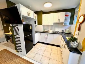 Harborside Studio Apt Walk to Shops Eateries