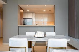 Burj Vista II - Luxury Apartment with Full Burj View