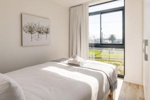 Contemporary 2-Bed with Parking