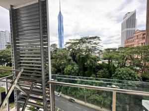 8 KLCC 5 minutes to Jalan Alor Street Bukit Bintang Pavilion 10 Pax 3R2B