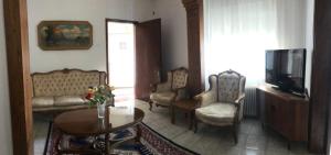 ΚΟΝΤΑ ΣΤΑ ΛΟΥΤΡΑ ΠΟΖΑΡ ΚΑΙ ΚΑΪΜΑΚΤΣΑΛΑΝ