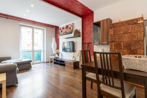 Kochanowskiego City Centre Apartment by BookingHost