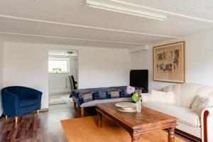 Kattarp Cellar Free Parking & Private Entrance