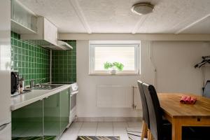 Kattarp Cellar Free Parking & Private Entrance