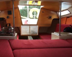 Cosy Sailing Boat Mariko