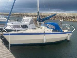 Cosy Sailing Boat Mariko