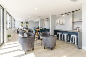 Lively space in a vibrant, Woodstock area