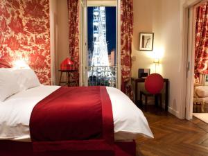Junior Double Suite with City View room in Hotel Le Royal Lyon - MGallery