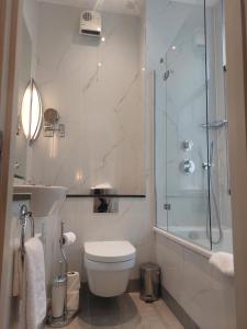Executive Twin Room room in Fitzrovia Hotel