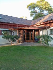 Sodyba Prie Tvenkinio