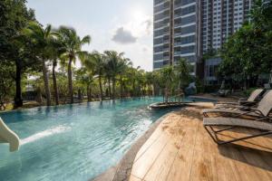 Luxury 70Sqm 2 BR Condo Next to Walking Street