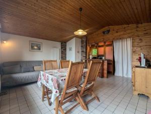 Chalets Le Petit Chalet Bellevue - COSY calme parking : photos des chambres