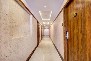 Treebo Blak & Wite Rk Beach