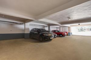 Treebo Blak & Wite Rk Beach