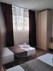 Cozy centrally located room for two 1, 10 min walk from city center
