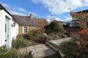 Charming Cottage For Share ,Private Double Room , Fast Fibre Optik Int, Free Parking, Garden